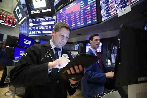 如何杠杆炒股 美股板块轮动加速：材料股、军工股等开年跑赢科技股